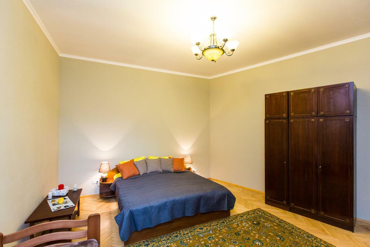 Apartments On Sholom Aleichem Та Ще Варіант Поруч إلفيف المظهر الخارجي الصورة